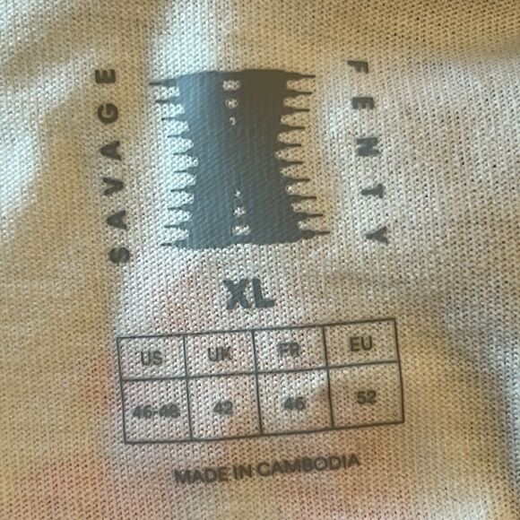 Savage X Fenty Spank Graphic Tee By Rihanna - Picture 13 of 16